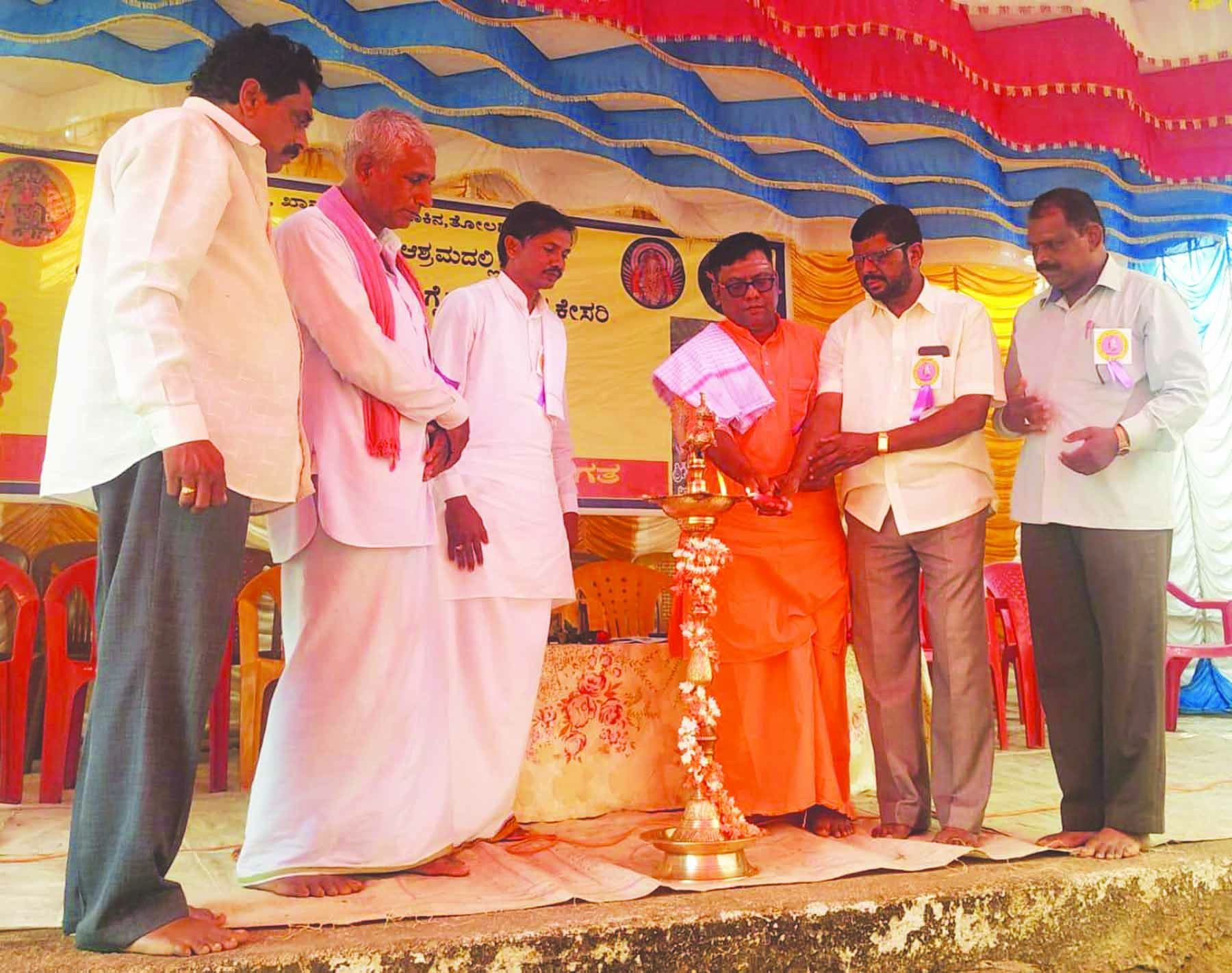 ಸಮಾಜಕ್ಕೆ ಮಠಗಳ ಕೊಡುಗೆ ಅಪಾರ